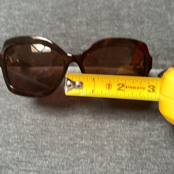 Chanel sunglasses with faux peal - Picture 9 of 12